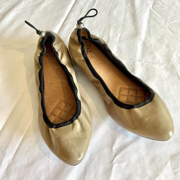 Vince Camuto Size 6 Jemilla Ballet Flat Beige Tan Nude Embossed Leather Shoes - Picture 1 of 15